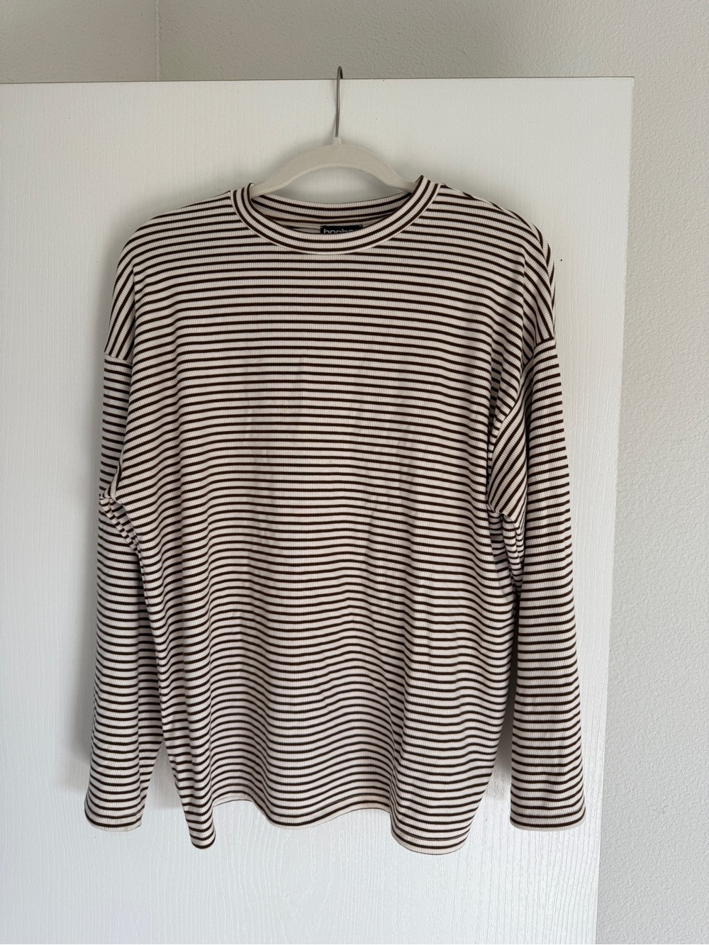 Boohoo Women’s Long-Sleeve Striped Crewneck Shirt - Brown & White
